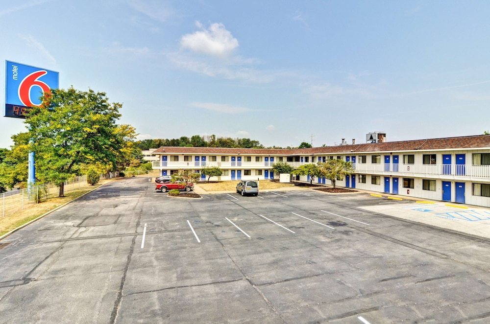 Motel6 Pittsburgh, PA - Crafton 35/50
