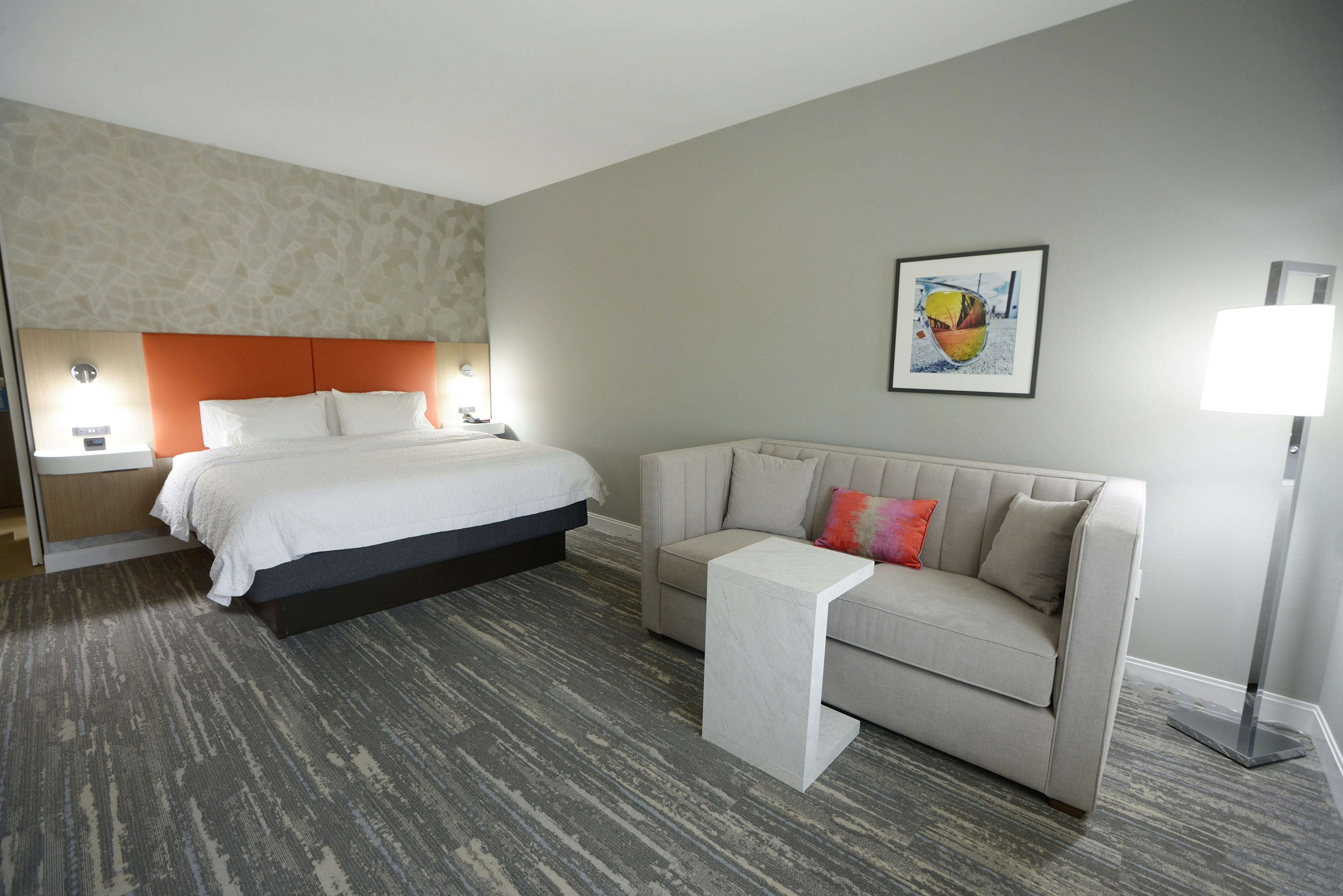 ROOM, KING BED, SOFA