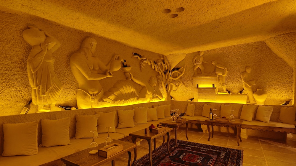 Phocas Cave Suites 30/71