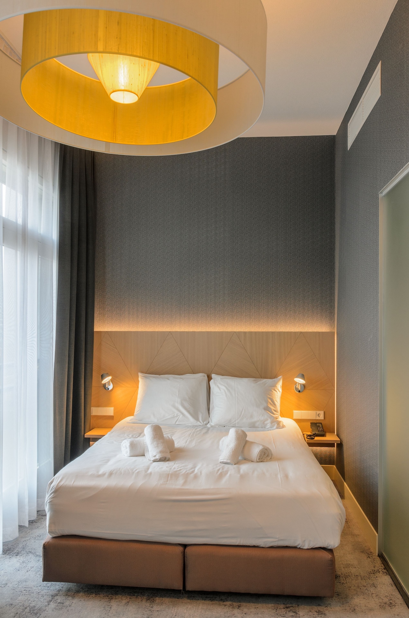 DELUXE, DOUBLE BED