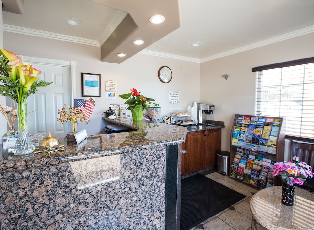 Beachwalker Inn and Suites 13/50
