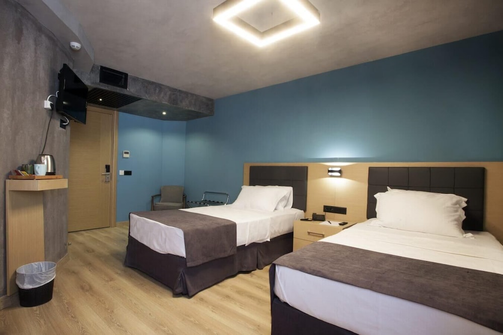 Family, 1 Double and 1 Single Bed