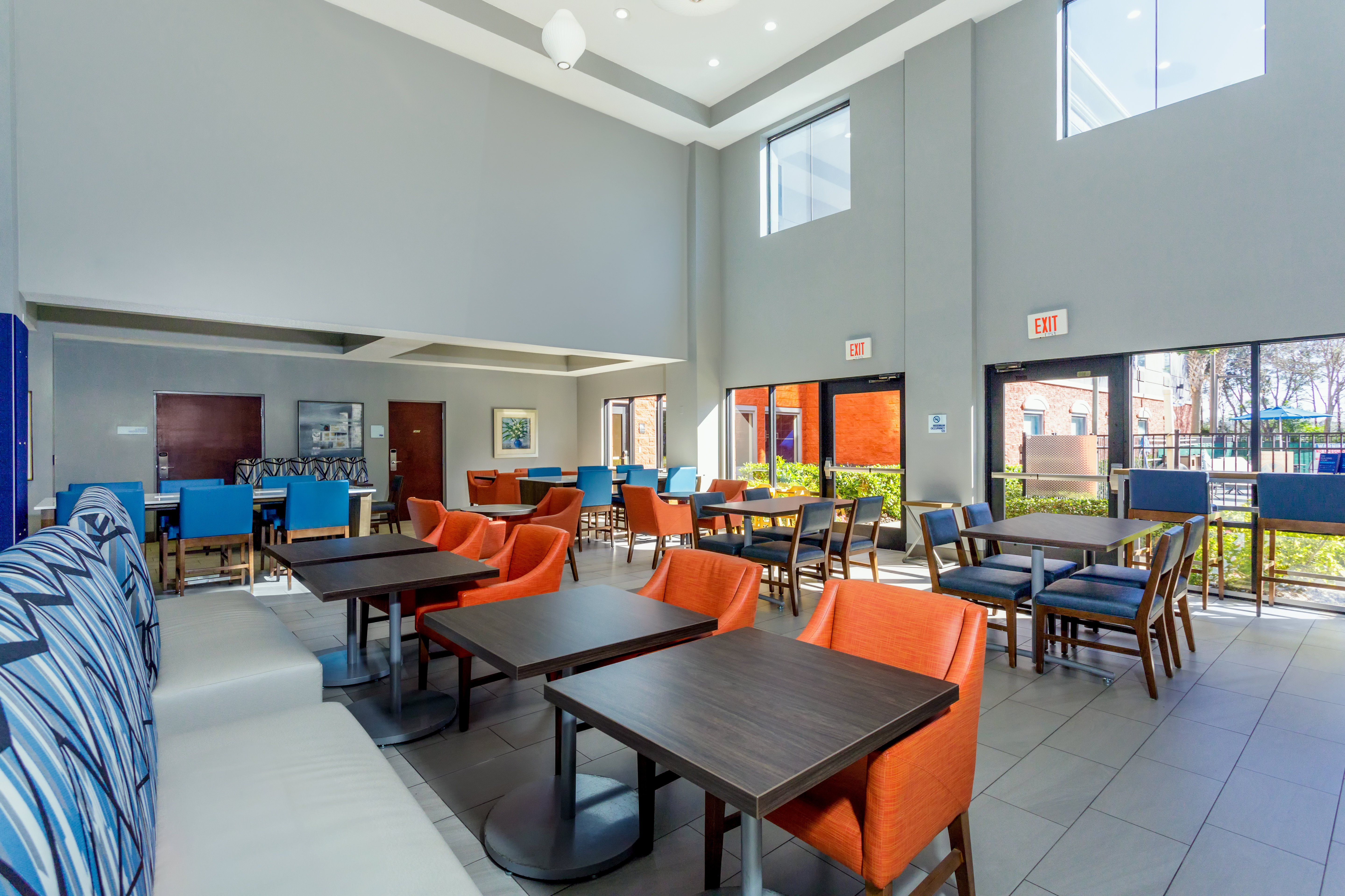 Holiday Inn Express Orlando Ocoee East 34/50
