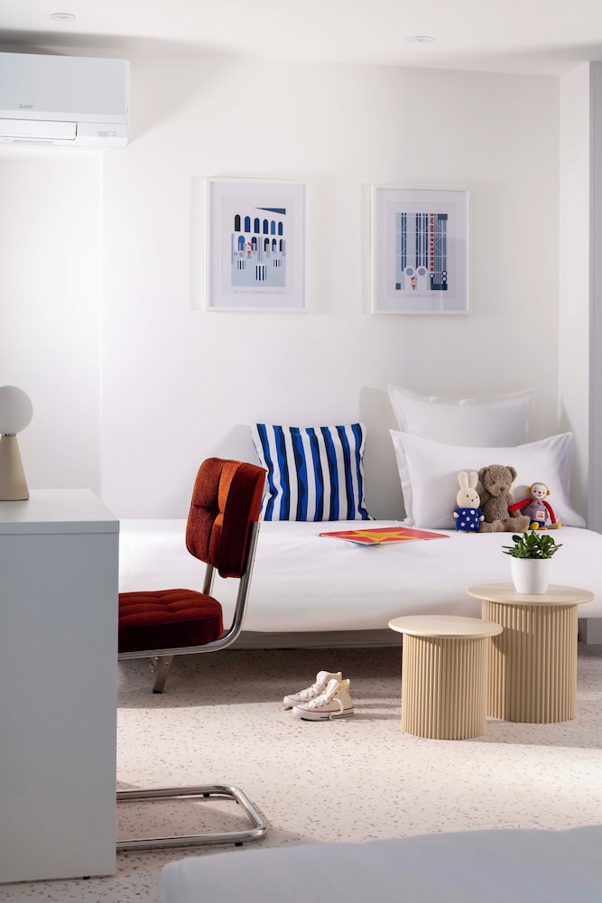 HOTEL SAINT SEBASTIEN 31/43