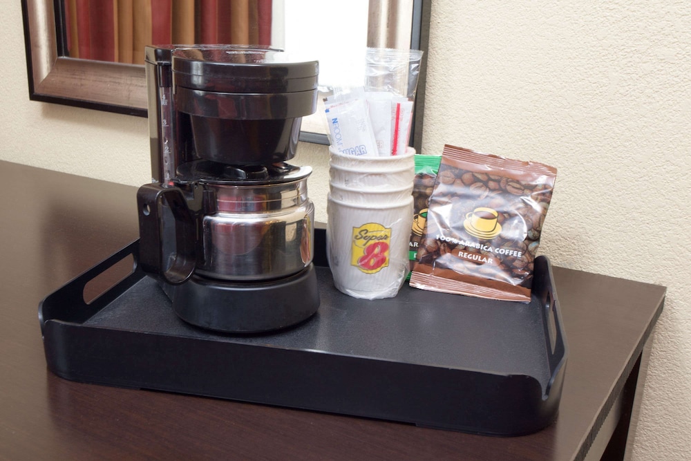 Super 8 by Wyndham Chicago Northlake O'Hare South 9/18
