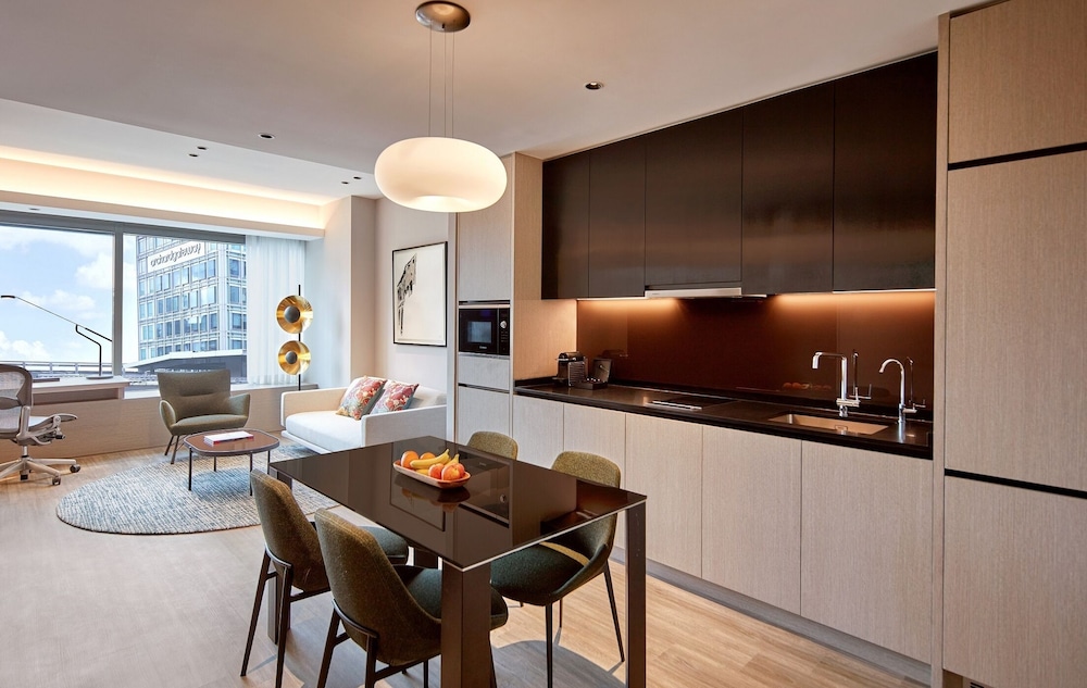 Pan Pacific Serviced Suites Orchard 63/76