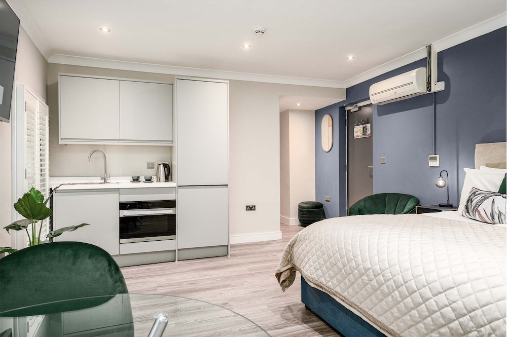 Regent Hotel 7/50