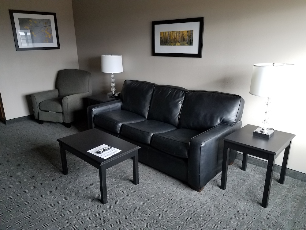 Okoboji Inn And Suites 28/52