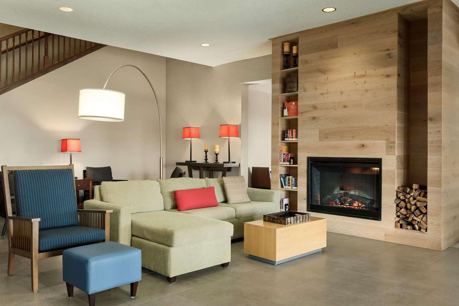 Country Inn & Suites by Radisson Kansas City at Village West KS 13/21