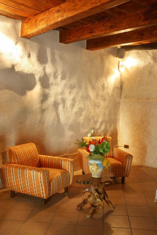 Donnaciccina Accomodation 7/50