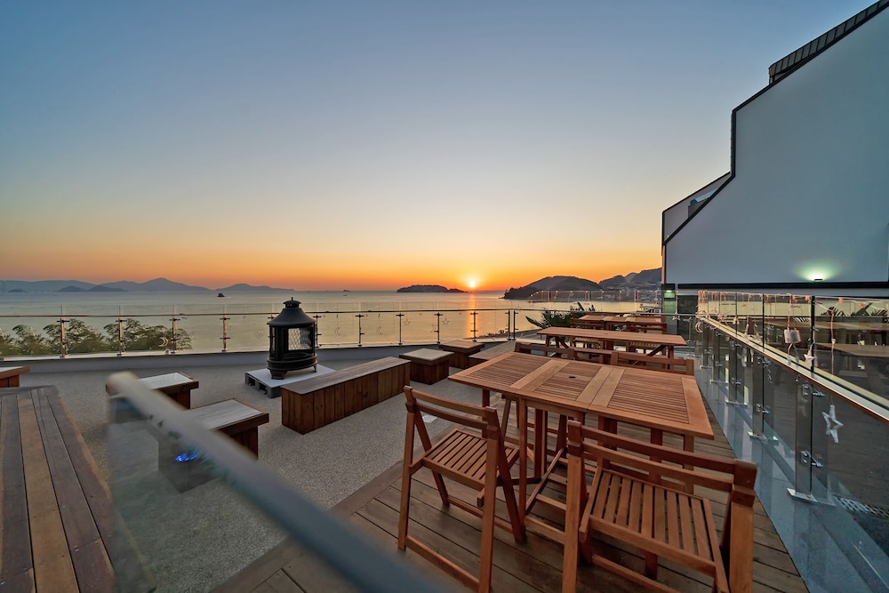 Ocean Terra Resort 35/50