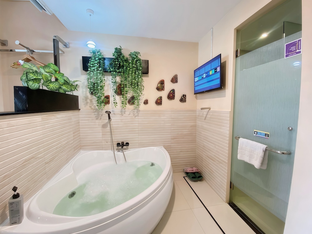 Verse Lite Hotel Gajah Mada 50/67