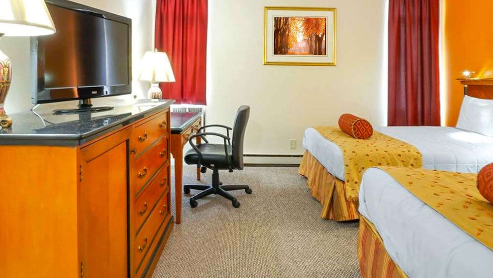 M Star Hotel North Canton 42/47