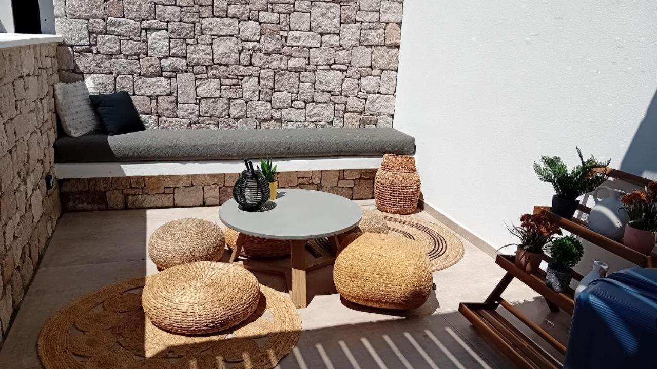 Anais Milos Suites 49/60