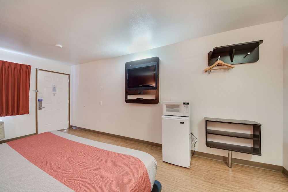 Motel6 Brownsville Tx North 25/55