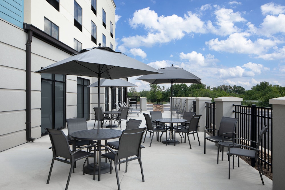 Fairfield by Marriott Inn & Suites Whitsett Greensboro East 15/21
