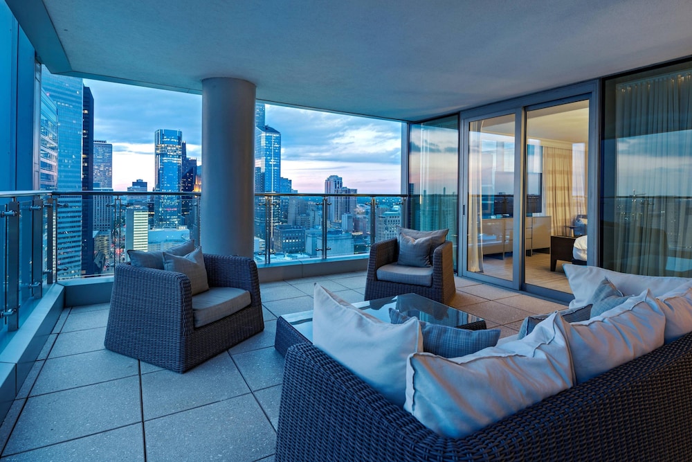 MARRIOTT MARQUIS HOUSTON 36/65