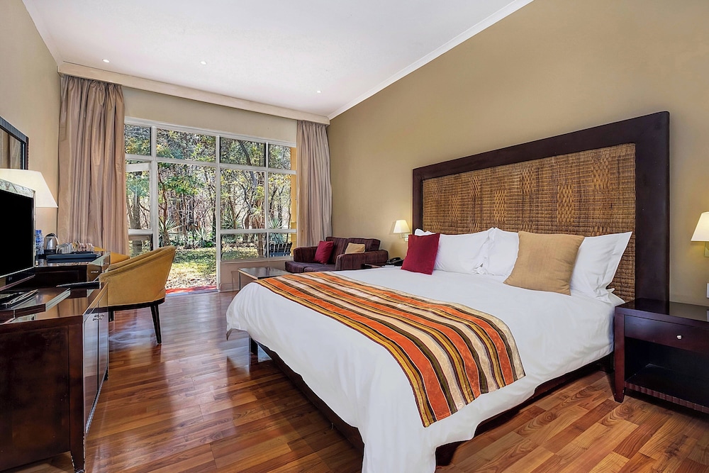 Protea Hotel by Marriott Lusaka Safari Lodge 12/50