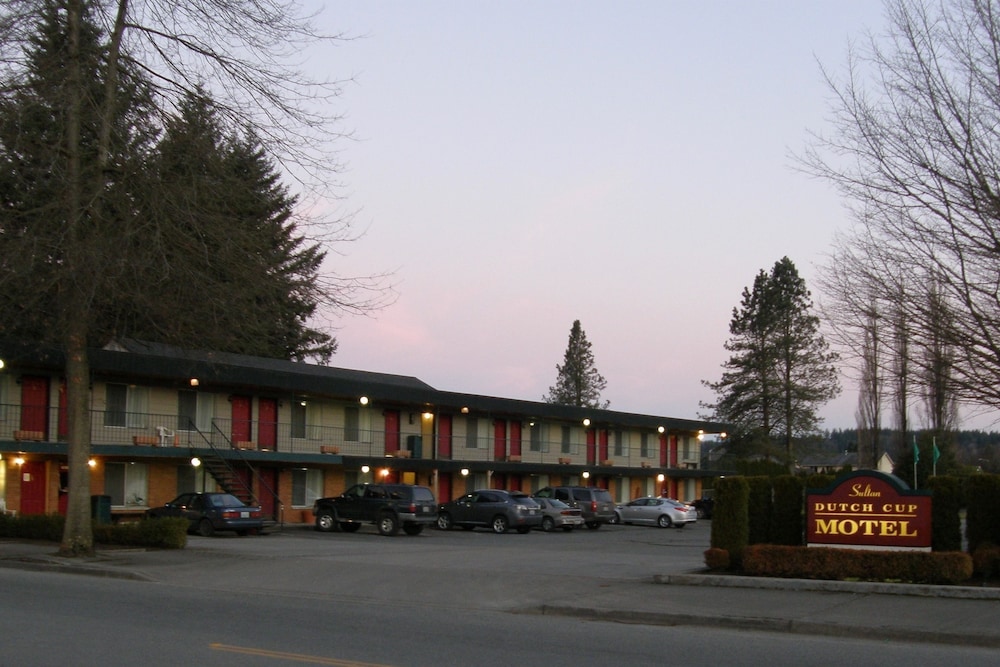 Sultan, Dutch Cup Motel 3/15