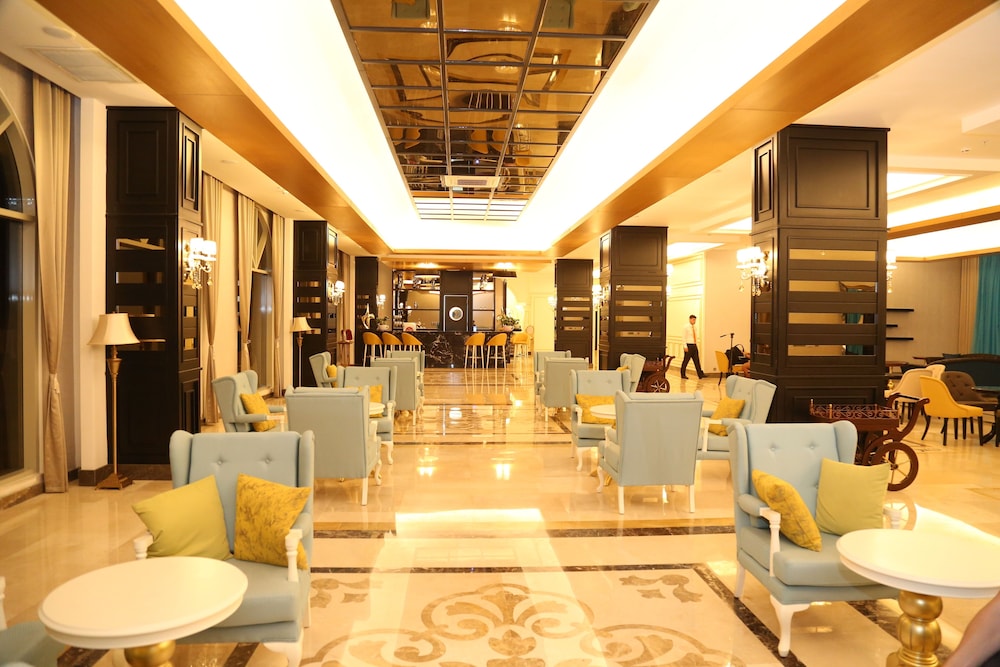 J Adore Deluxe Hotel Spa 38/50