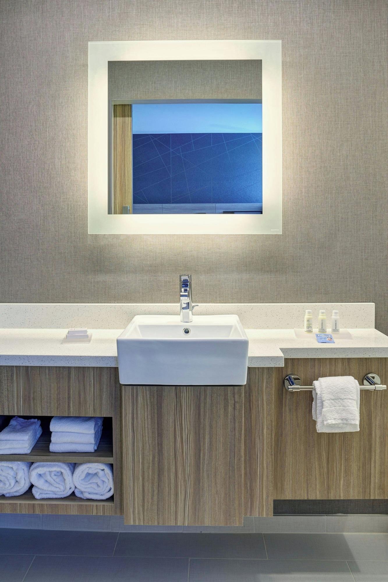Suite, Multiple Beds, Accessible، Springhill Suites Grand Rapids West 7/7