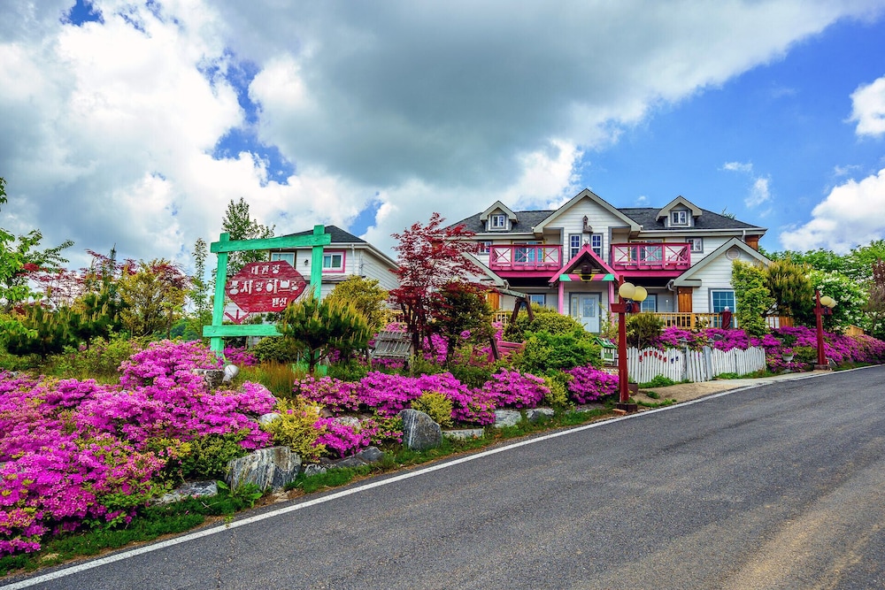 Pungcha & Herb Pension 30/50