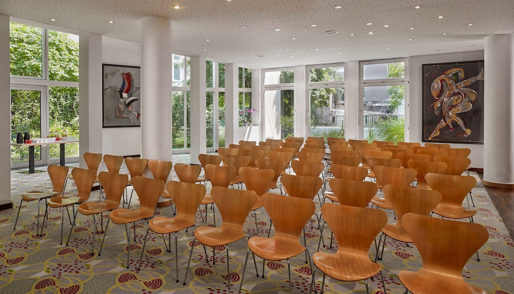 Radisson RED Berlin Kudamm 54/66