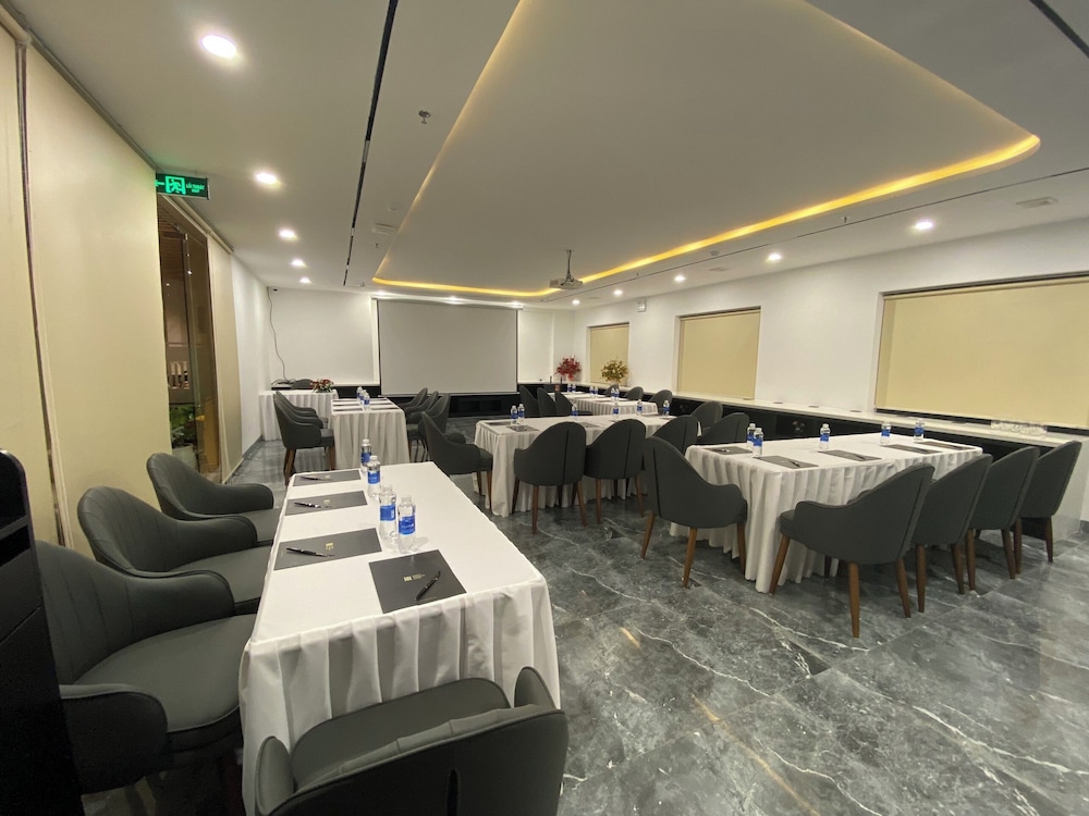 Mercy Emerald Hotel 37/46