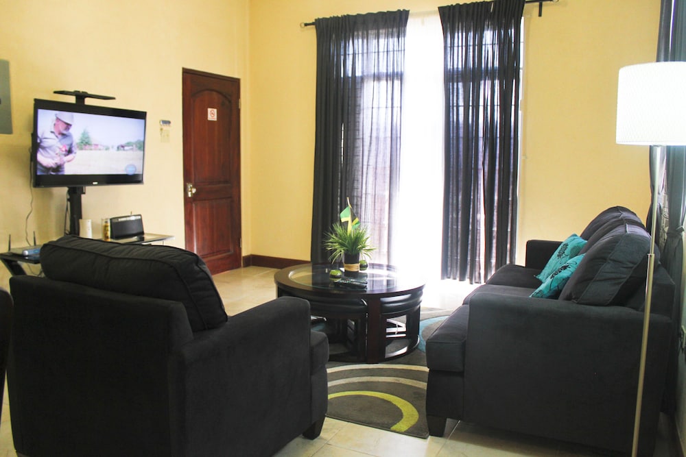 Eclipse Suite Guest Apartments 57/77