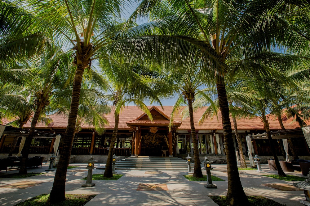 Seava Ho Tram Beach Resort (ex Saigon Ho Coc Beach Seaside Resort and Hotel) 16/40