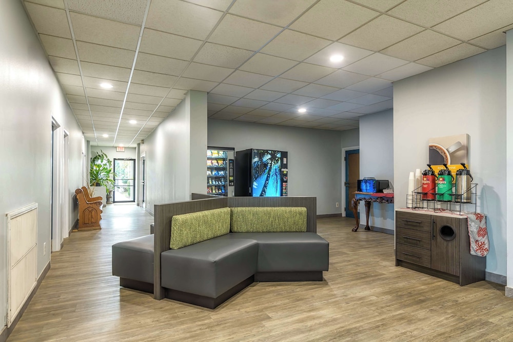 Motel6 Spring Hill, FL - Weeki Wachee 45/64