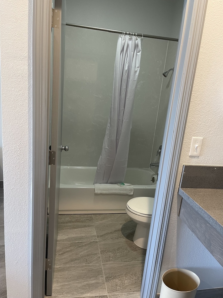 Days Inn By Wyndham Bakersfield Ca 55/55