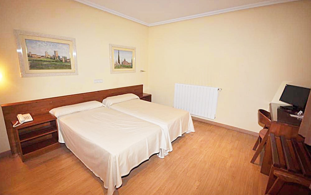 Hotel ELE Acueducto 16/57