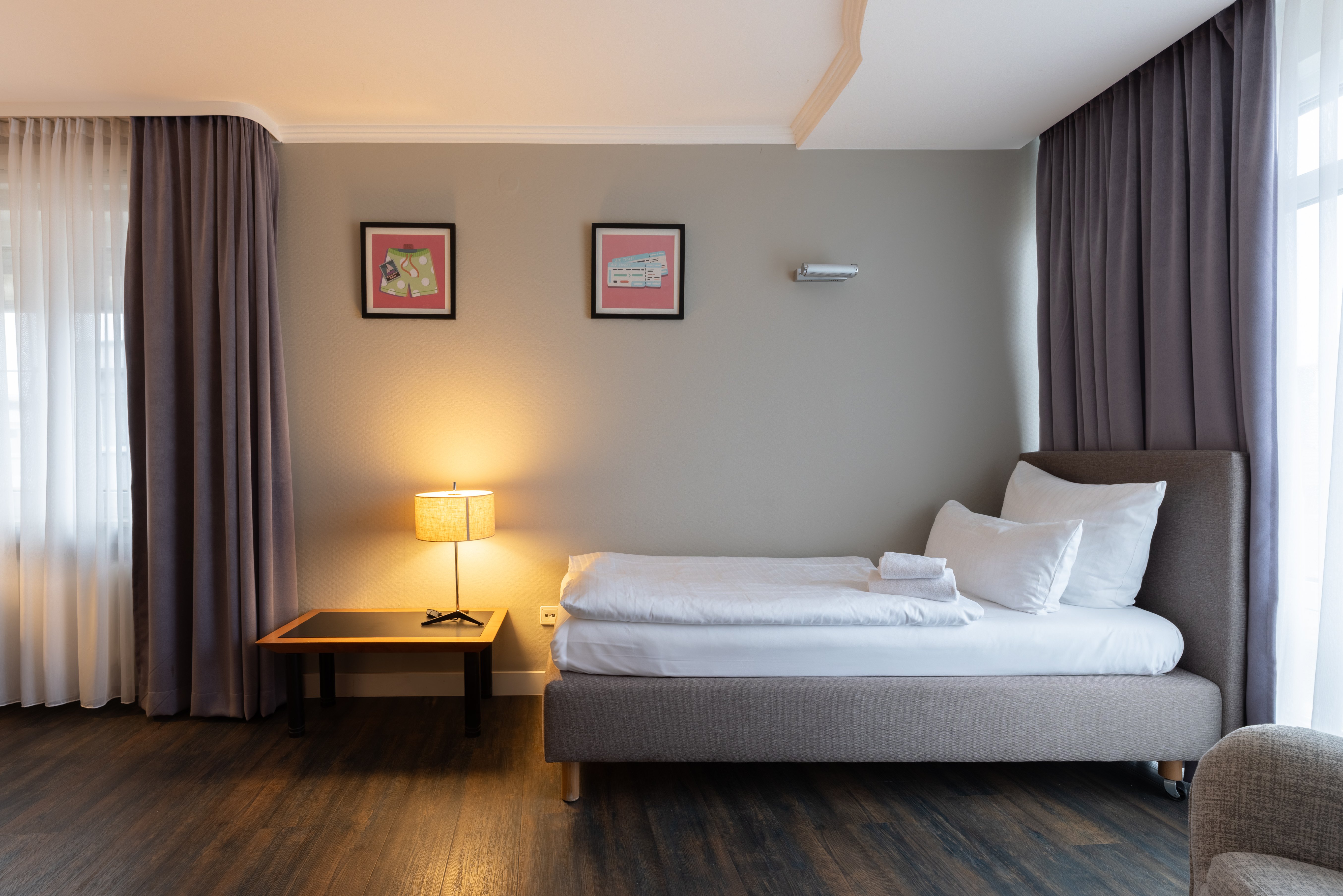 غرفة بريميوم بسرير كوين في الملحق، Garner Hotel Friedrichshafen By IHG 2/9