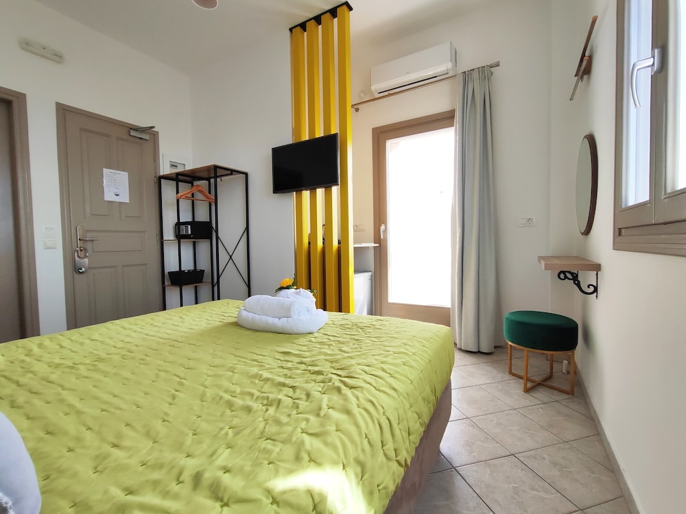 Deluxe, Queen Bed, Sunrise View، Nemesis 4/6