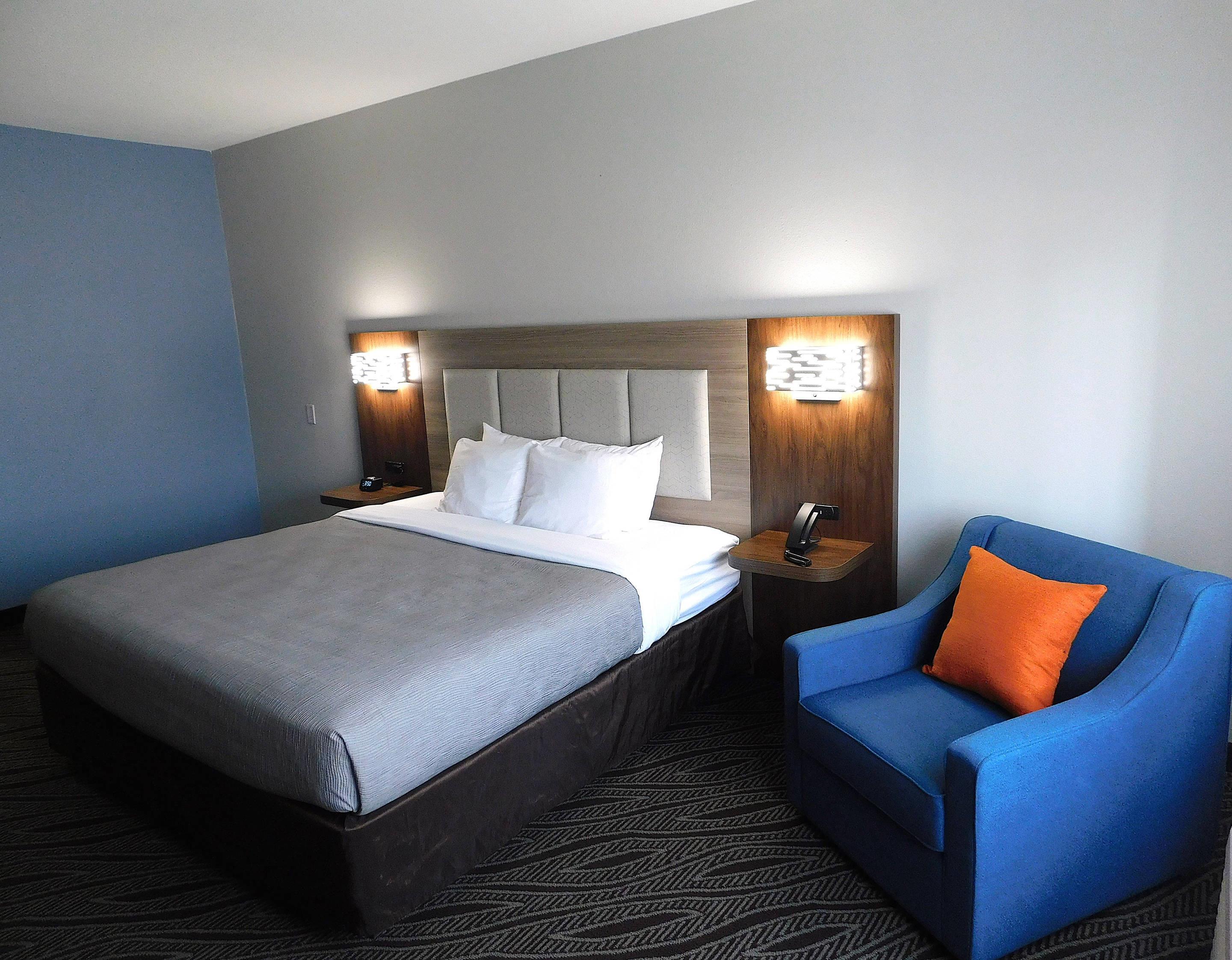 غرفة بسرير مزدوج، Quality Inn Pontiac 3/9