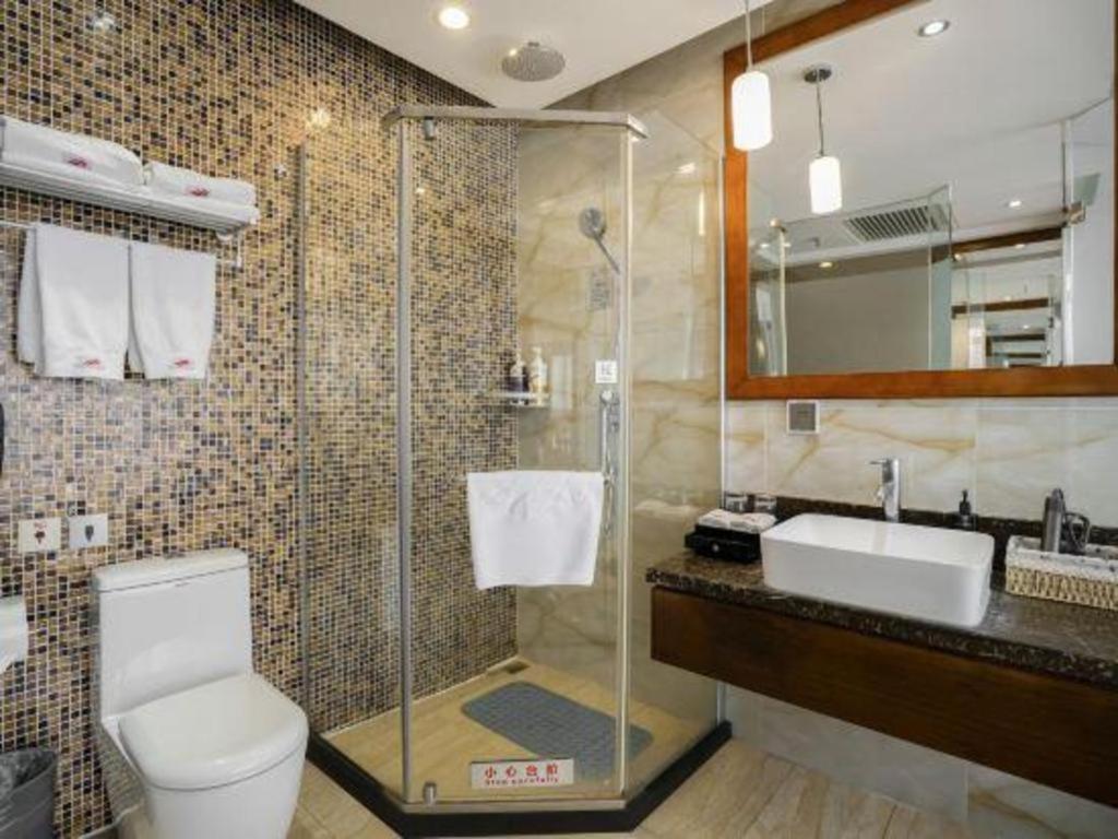 Zhengzhou Airport Hotel 41/43