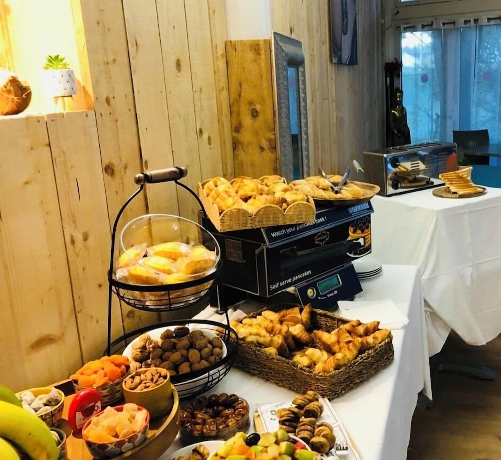 Marina Hotel Club 18/49