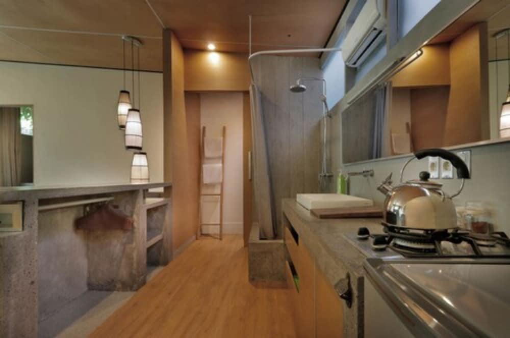 Clio Apartments 43/45