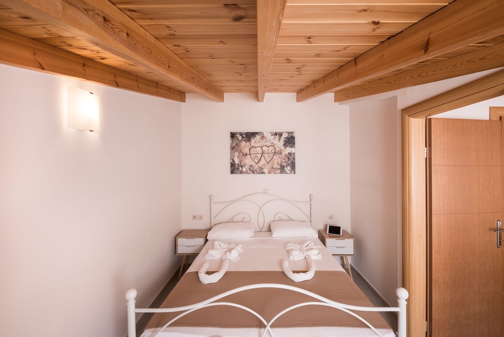 Athina Apartments 10/41