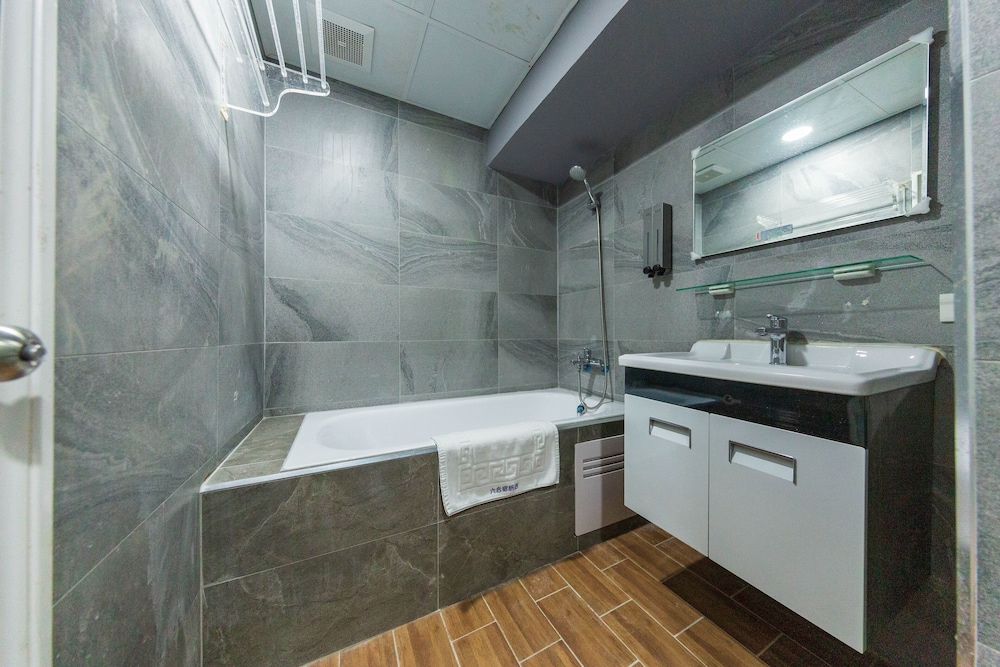 Liuhe Su Hotels 29/44
