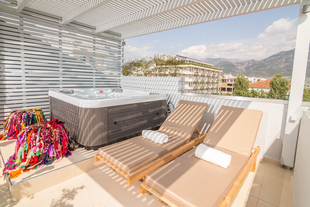Panellinion Luxury Rooms 24/41
