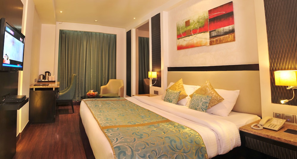 DELUXE, DOUBLE BED