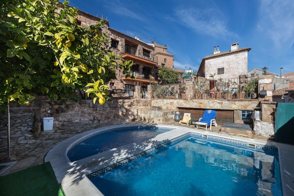 Palacio Guzmanes Hospederia Rural 54/64