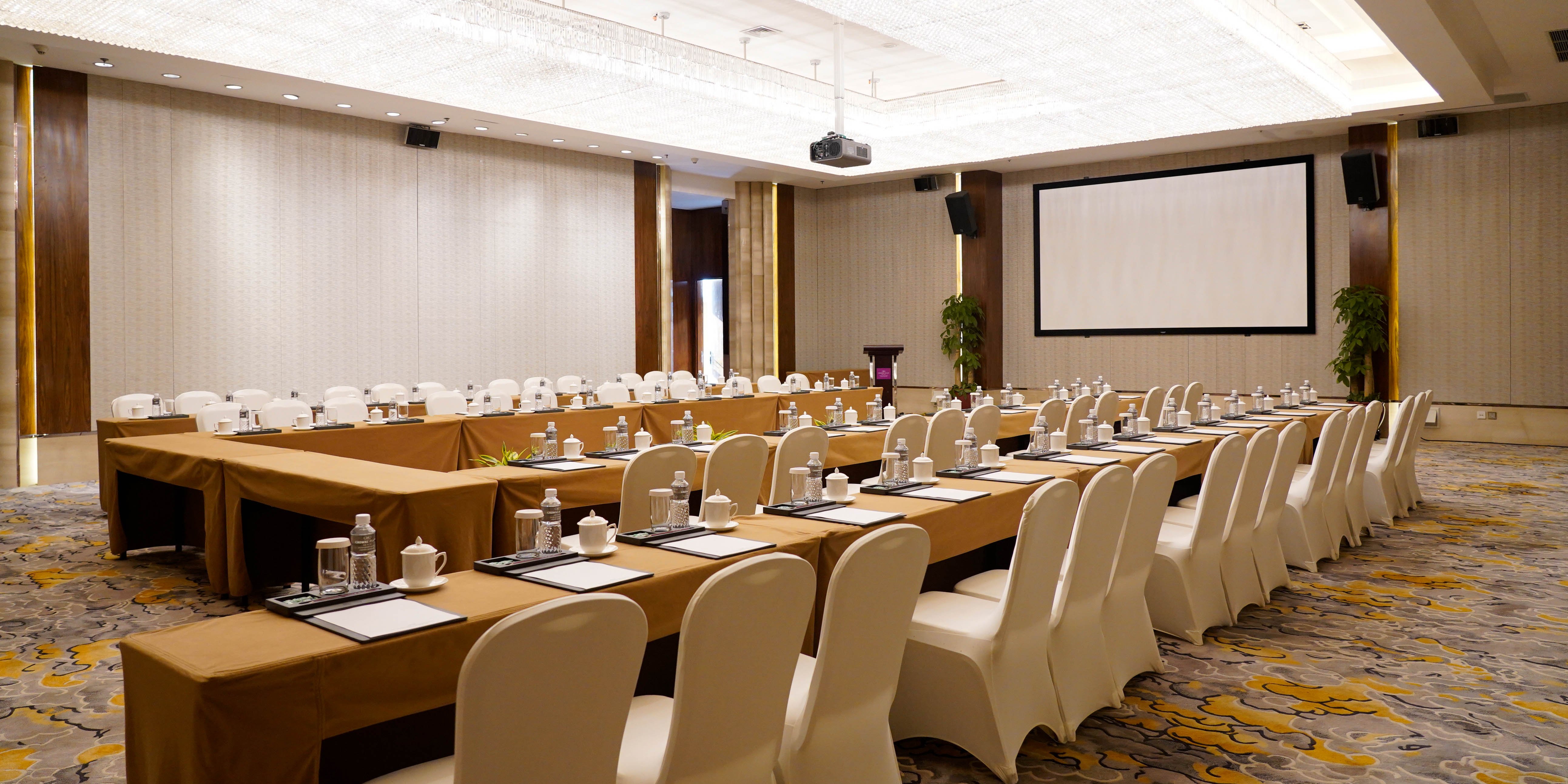 CROWNE PLAZA DALIAN SPORTS CENTER 40/50