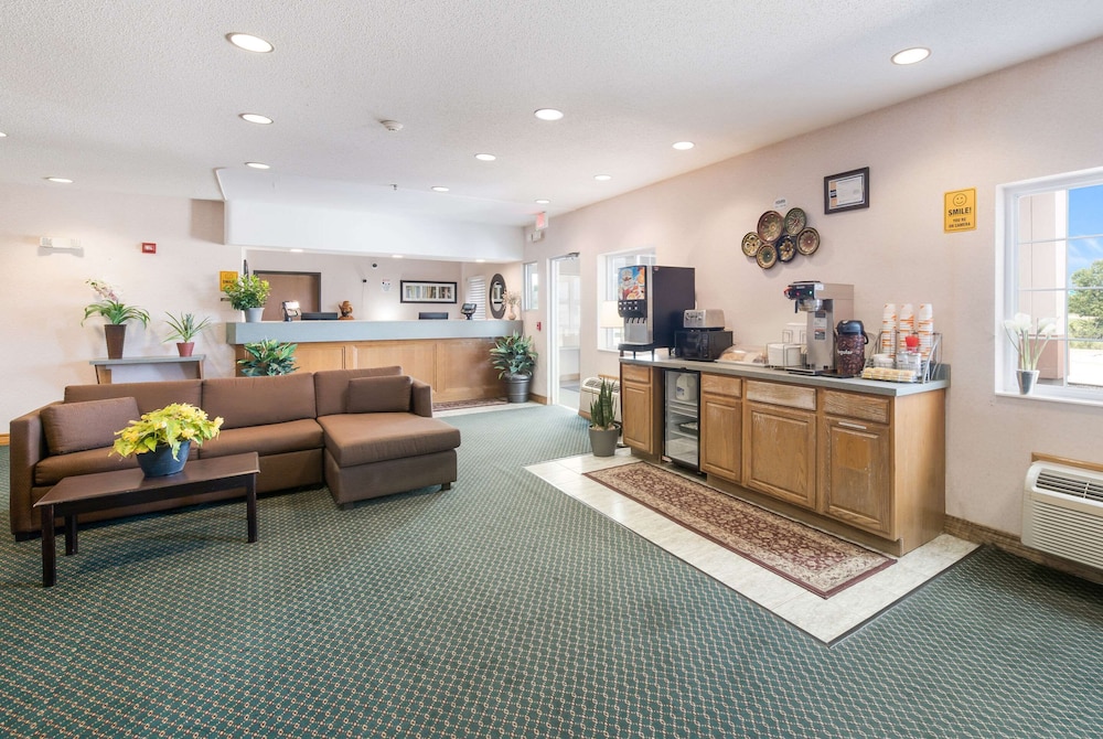 Rodeway Inn Urbana Champaign University Area 5/33