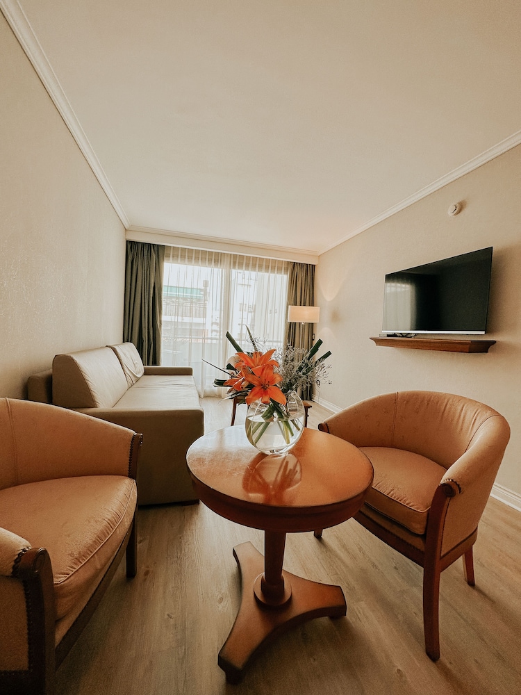 Blank Hotel Recoleta 55/77