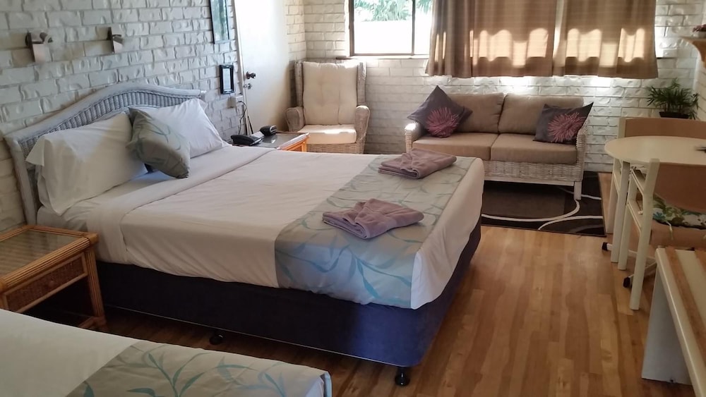 Holland Park Motel 18/33