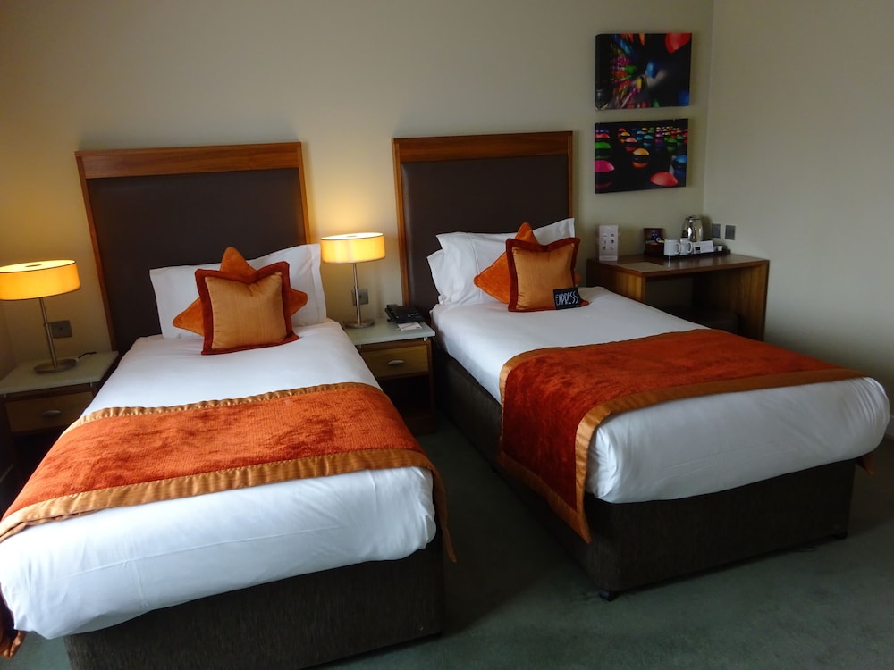 Bermondsey Square Hotel 12/50