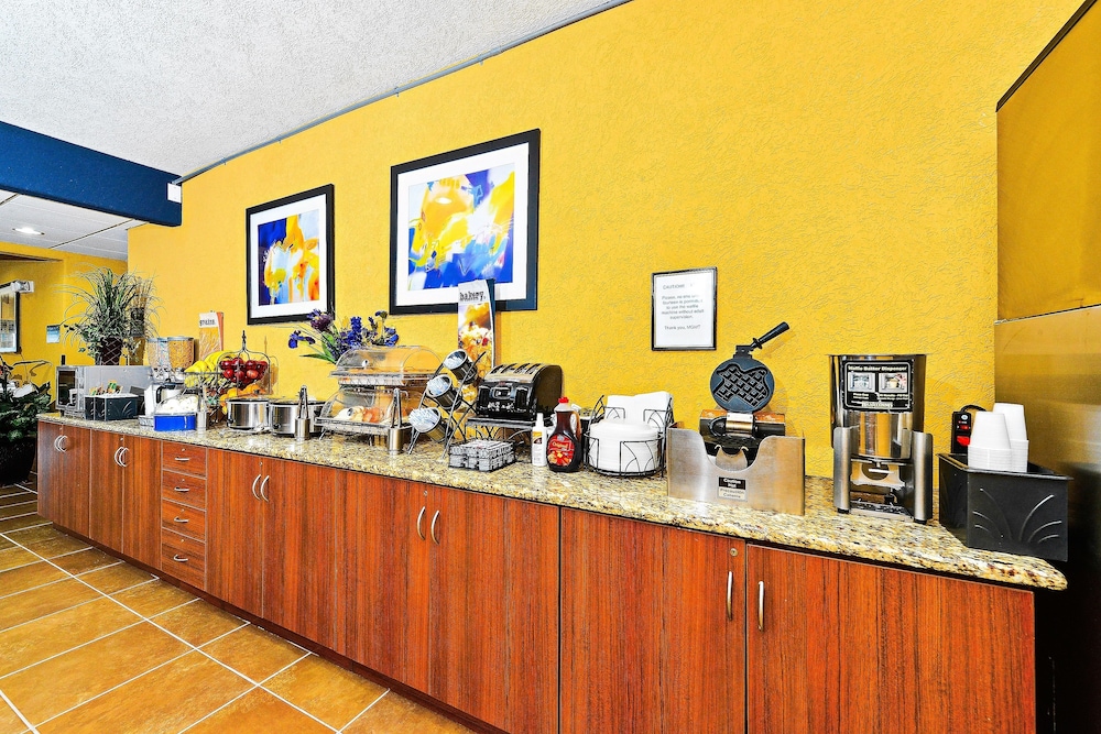 Microtel Inn & Suites by Wyndham New Braunfels 31/38